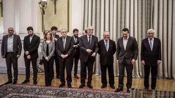 Η αντί όρκου διαβεβαίωση, ο αμίλητος Κουβέλης και οι «χλιαρές» τελετές παράδοσης-παραλαβής