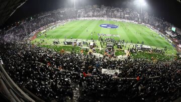 ΠΑΟΚ: Διαμαρτυρία οπαδών έξω από την ΕΡΤ-3 - Διάβασαν μήνυμα «on air» μετά το δελτίο!