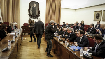 Προανακριτική για την Novartis: Αποφασίζουν για έρευνα εις βάθος ή επιστροφή στη Δικαιοσύνη