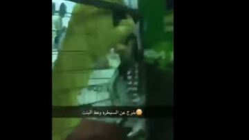 Βίντεο-σοκ: Λιοντάρι εκτός ελέγχου επιτίθεται σε παιδιά