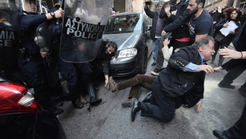 Λεουτσάκος: Ο Τσίπρας δεν έχει κανένα φραγμό για να δικαιολογήσει το μισθό του