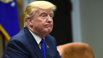 Ο Τραμπ υπόσχεται «ευελιξία» και ρίχνει τους τόνους για την εμπορική πολιτική των ΗΠΑ