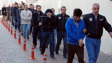 Τουρκία: Εντάλματα σύλληψης 243 ατόμων για διασυνδέσεις με τον Γκιουλέν 
