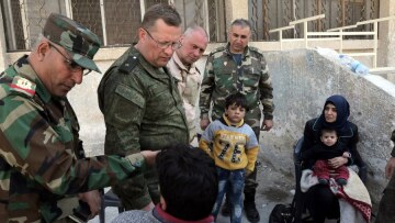 Συρία: Περισσότεροι από 330 άνθρωποι εγκατέλειψαν την ανατολική Γούτα