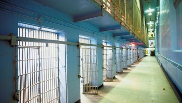 ΝΔ:  Δεν μας εκπλήσσει το μαστίγωμα σωφρονιστικού υπαλλήλου από κρατούμενους