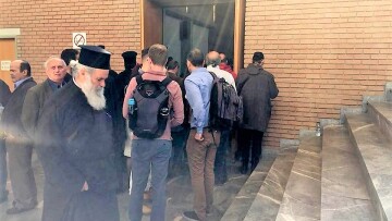 Αίγιο: Αθώος o Αμβρόσιος για άρθρο μίσους - Προκλητικός στην απολογία του