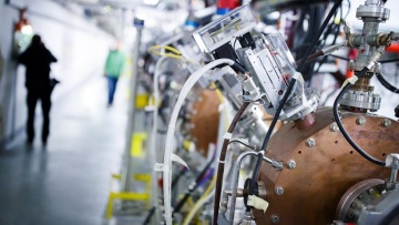 Δύο επιταχυντές νέας γενιάς στέλνουν το CERN κοντά στην «ώρα μηδέν»