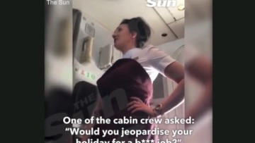 Αεροσυνοδός έκανε τσακωτό ζευγάρι σε θερμές περιπτύξεις μέσα σε τουαλέτα αεροσκάφους