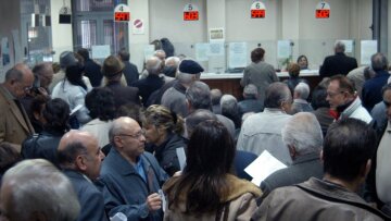 «Ψαλίδι» 60% στις συντάξεις όσων συνεχίζουν να απασχολούνται
