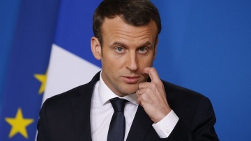 Ο Μακρόν λανσάρει παγκόσμια καμπάνια για να προωθήσει τα γαλλικά