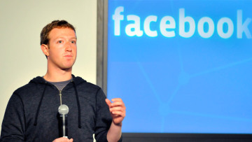 Δραματική ομολογία Ζούκερμπεργκ μετά το σκάνδαλο: Το Facebook έκανε λάθη