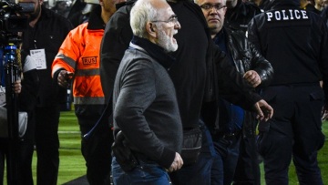 Bloomberg: Ο ένοπλος Σαββίδης που συγκλόνισε το παγκόσμιο ποδόσφαιρο μόλις έγινε δισεκατομμυριούχος