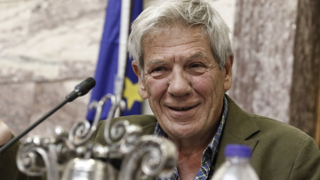 Διάταξη εξαιρεί τον Μπαλαούρα από τους συνταξιούχους που χάνουν το 60% της σύνταξης επειδή εργάζονται