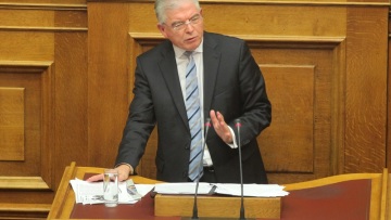 Λυκουρέντζος: Αρνούμαι να συμπράξω στην εκτροπή από τα οριζόμενα στο Σύνταγμα