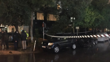 Νεκρός με τρεις σφαίρες έξω από χαρτοπαικτική λέσχη στην Καλλιθέα 