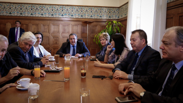 Συνεδριάζουν οι ΑΝΕΛ: Ή δεν ψηφίζετε τη Συμφωνία των Πρεσπών ή φεύγετε, το μήνυμα Καμμένου