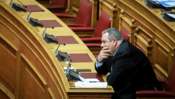 Σφυροκόπημα Καμμένου στη Βουλή για τα F-16