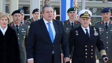 Ο Πάνος Καμμένος αποχαιρέτησε τους αρχηγούς των γενικών επιτελείων!