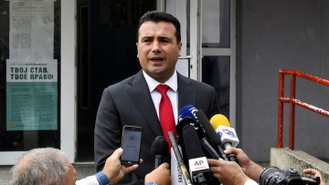 Σκόπια: Βρέθηκαν οι 80 πρόθυμοι βουλευτές - Συμφωνία Ζάεφ με Αλβανούς 