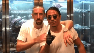 Ο Salt Bae πάλι προκαλεί σερβίροντας επιχρυσωμένη μπριζόλα στον Franck Ribéry