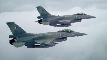 Παράδοση-παραλαβή υπουργείου Άμυνας: F-16 προς τιμήν του Πάνου Καμμένου!