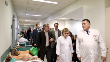 Αιφνιδιαστική επίσκεψη του Κυριάκου Μητσοτάκη στο Νοσοκομείο «Αττικόν»