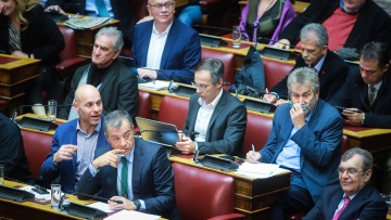 Κοινοβουλευτικό «μπάχαλο»: Τα σενάρια έπειτα από ενδεχόμενη διάλυση του Ποταμιού