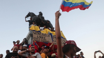 Βενεζουέλα: Ποιες χώρες στηρίζουν τον Μαδούρο και ποιες τον Γκουαϊδό