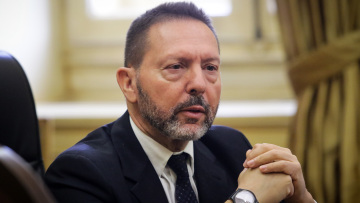 Στουρνάρας: «Ναι» στο σχέδιο για τη μείωση των «κόκκινων δανείων»