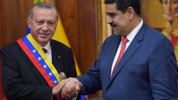 Ερντογάν στον Μαδούρο: Αδερφέ μου, κρατήσου, είμαστε μαζί σου!