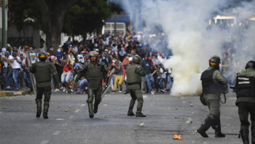Βενεζουέλα: Εκτός ελέγχου η κατάσταση - 26 νεκροί και ταραχές 