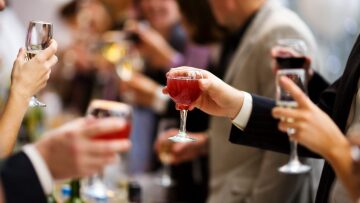 Κρασί: Πόσο μας ωφελεί