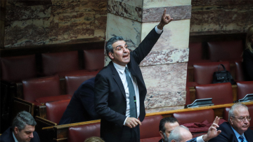 Κυβέρνηση... «γκαζόζα»: Ένα φιάσκο κάθε μέρα