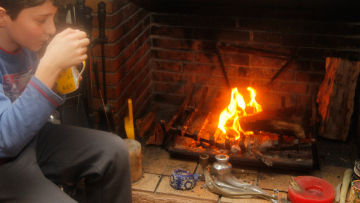 Eurostat: Ένα στα τέσσερα ελληνικά νοικοκυριά δεν μπορεί να ζεστάνει το σπίτι του