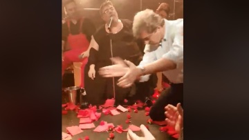 Βίντεο: Ο Πολάκης «τα έσπασε» στον Κραουνάκη με βαρύ ζεϊμπέκικο