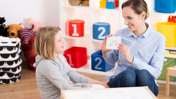 Ειδική Αγωγή: «Στα κάγκελα» οι θεραπευτές – Μετέωροι γονείς και παιδιά