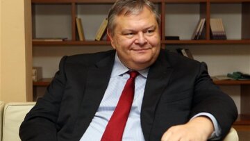 Βενιζέλος για επιστολή Τσίπρα: Αλληλοεκβιασμός των μέχρι πρότινος αδελφοποιητών εταίρων...