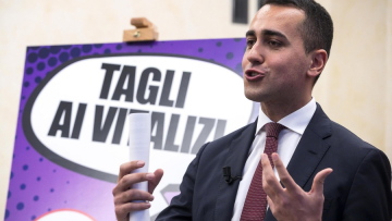 Όταν τα «Πέντε Αστέρια» συνάντησαν τα «Κίτρινα Γιλέκα» στο Παρίσι