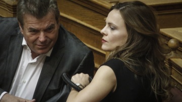 «Μουρμούρα» στον ΣΥΡΙΖΑ για τις καθυστερήσεις στην απονομή των συντάξεων 