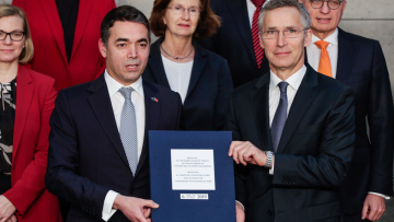 Υπεγράφη στις Βρυξέλλες το πρωτόκολλο προσχώρησης των Σκοπίων στο ΝΑΤΟ