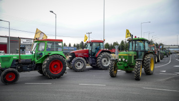 Η κυβέρνηση κλείνει τους δρόμους λέει στον ΘΕΜΑ 104,6 μέλος της συντονιστικής των μπλόκων