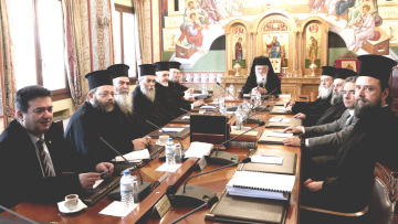 Mένουν, αλλά «φεύγουν» από το Δημόσιο οι 10.000 ιερείς