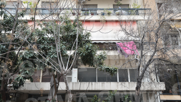 Άγριο έγκλημα στον Πειραιά: Γυναίκα κατακρεούργησε 79χρονο  