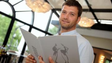 Διάσημος σεφ κατηγορεί τα «κίτρινα γιλέκα» ότι τον στοχοποιούν