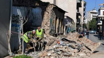 O Δήμος Αθηναίων προγραμματίζει 13 κατεδαφίσεις ετοιμόρροπων κτιρίων