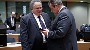 «Στη φόρα» τα sms Καμμένου σε Κοτζιά: «Τώρα θα απολογηθείς αλήτη» - «Μαζέψου γιατί θα σε τελειώσω»