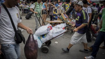 Βενεζουέλα: Οι αρχές απαγόρευσαν τον απόπλου όλων των σκαφών «για λόγους ασφαλείας»