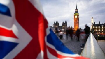 Guardian: Οι Βρετανοί θα χρειάζονται βίζα 52 λιρών για να επισκεφθούν την Ευρώπη