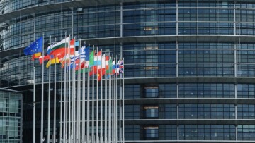 Κομισιόν: Ο κίνδυνος Brexit χωρίς συμφωνία έχει αυξηθεί