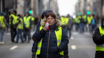 Επιμένουν τα Κίτρινα Γιλέκα: Νέες κινητοποιήσεις στο Παρίσι